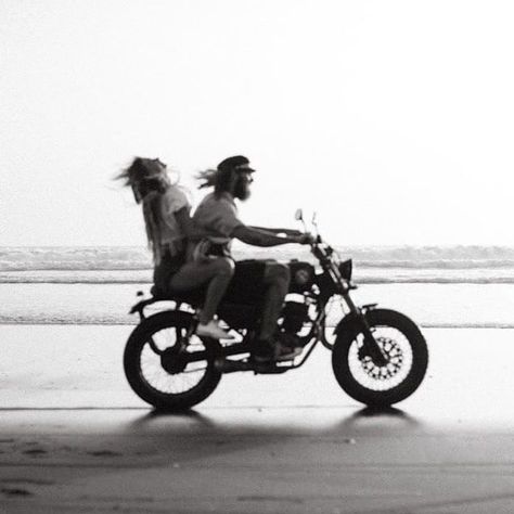 Billy Bones Club, Billy Bones, Surf Music, Motorcycle Couple, I 3 U, Cara Mia, The In Between, Hipster Girls, Light Leak