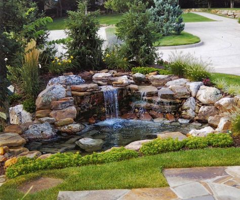 Waterfalls Backyard Diy, Corner Waterfall, Garden Fountain Ideas, Small Garden Corner, Water Fountain Ideas, Yard Pond, Small Backyard Ponds, Pondless Water Features, Fountain Ideas