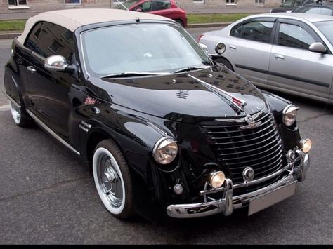 Leningrad Fidel, modified PT Cruiser. That bumper... <3 Pt Cruise, Pt Cruiser Accessories, Cruisers Forum, Cruiser Car, Carros Retro, Cruiser Boards, Chevy Hhr, Drifting Cars, Chrysler Pt Cruiser