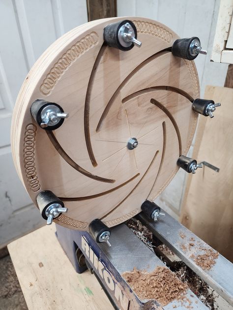 This is a digital file to make a longworth chuck for a lathe. This is used to hold projects in the center of your lathe. Made of wood, metal or hdpe of your choice. This file includes a .dxl, .svg and a file for directions of what I did to create my own. Wood Lathe Chuck, Metal Lathe Projects, Segmented Turning, Homemade Lathe, Woodturning Art, Lathe Chuck, Small Bathroom Layout, Woodworking Lathe, Wood Turning Lathe