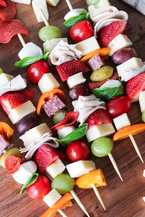 Easy Charcuterie Skewers (Two Ways!) Sunday School Activity Sheets, Charcuterie Skewers, Snack Ideas For Adults, Appetizer Skewers, Easy Holiday Appetizers, Easy Charcuterie, Big Snacks, Charcuterie Appetizers, Food On A Stick