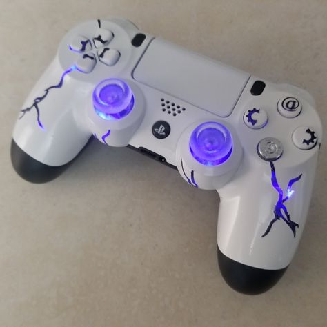 Cool Ps4 Controllers, Game Controller Art, Control Ps4, Ps4 Controller Custom, Ps4 Controller Skin, Orange Led Lights, Custom Controller, Handheld Video Games, Gamer Setup