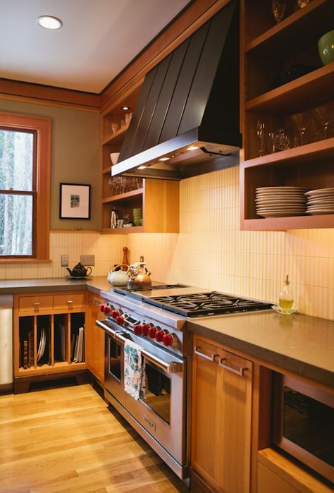 Melody's Beautifully-Designed Pacific Northwest Kitchen Pacific Northwest Kitchen, Northwest Interior Design, Wolf Stove, Dream Restaurant, Pacific Northwest Style, Kitchen Appliance Storage, Kitchen Tour, Reclaimed Wood Table, Appliances Storage