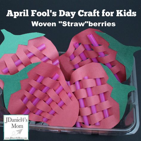 April Fool's Day Craft for Kids- Woven "Straw"berries: Yep! They are berries crafted with straws. This is a fun fine motor craft. April Mop, Spring Activities For Kids, Straw Crafts, April Crafts, April Art, Weaving For Kids, Book Drawing Ideas, Scratch Book, April Fool