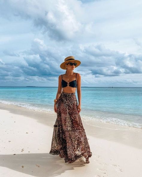 Cancun outfits for vacation | What to wear in Cancun Cancun Outfits, Tulum Outfits, Maldives Honeymoon, Cruise 2023, Look Con Short, Shotting Photo, Resort Outfit, Vacay Outfits, Stil Boho