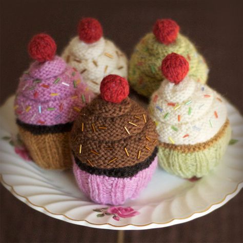 Crochet Cupcakes - Happy Seamstress Pattern Co. Knitted Cupcakes, Knitted Cakes, Knit Cupcake, Knitted Food, Knit Christmas Ornaments, Love Cupcakes, Crochet Food, Pink Dark, Knit Picks