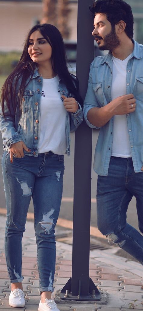 Couple Matching Outfits Photoshoot, Stylish Photo Pose For Couple, Dp Pose Ideas, Matching Outfit Ideas For Couples, Couple Twinning Outfits, Couple Dress Matching, Pre Wedding Photoshoot Outfit, Pre Wedding Photoshoot Outdoor, Wedding Photoshoot Poses