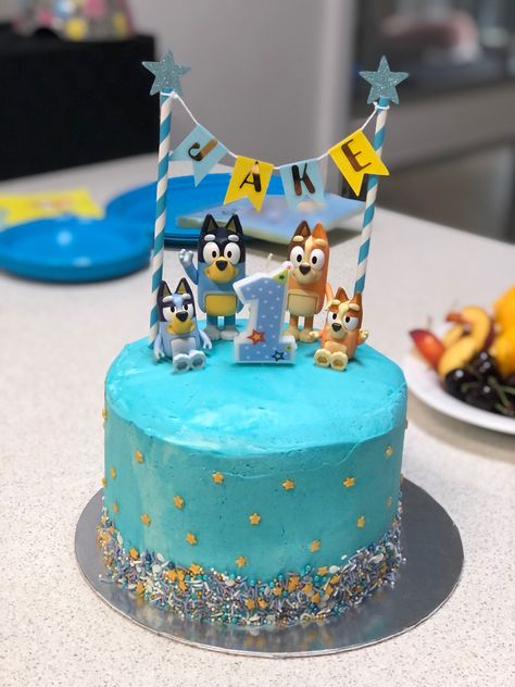 Bluey Cake Easy, Bluey Theme Cake Smash, Bluey Themed Smash Cake, Bluey Cake Smash, Easy Diy Bluey Cake, Bluey Smash Cake, Bluey Bingo Smash Cake, Bluey Birthday Cake Rectangle, 1st Birthday Bluey Theme Smash Cake