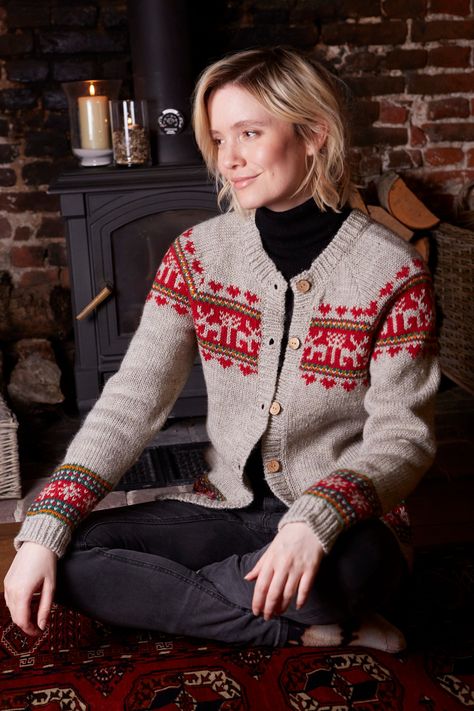 Reindeer Christmas Cardigan Pachamama Womens festive hand knitted wool cardigan jumper, with Christmas reindeer fair isle patterns. Fair trade and handmade in Nepal. Fine Knit Cardigan, Vintage Reindeer, Knitting Group, Christmas Cardigan, Christmas Classic, Knit Outerwear, Fair Isle Pattern, Reindeer Christmas, Ethical Clothing