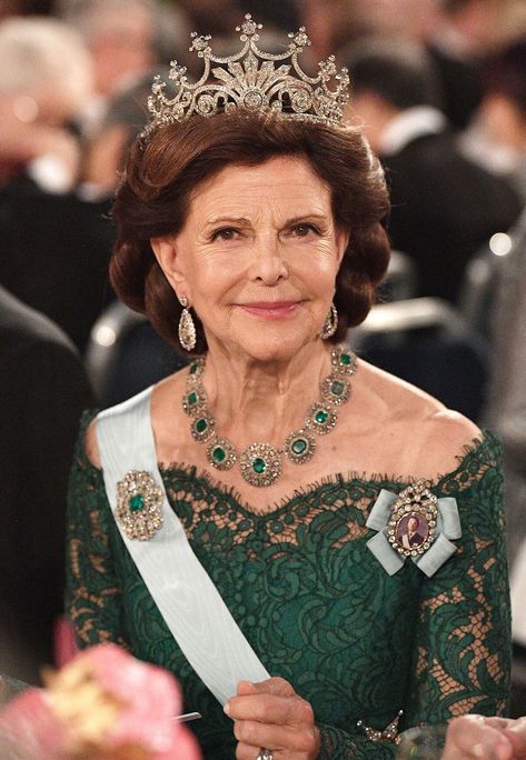 Queen Silvia Of Sweden, Queen Of Sweden, Princess Sofia Of Sweden, Victoria Of Sweden, Women Lawyer, Royal Crown Jewels, Swedish Royalty, Royal Crowns, Princess Victoria Of Sweden