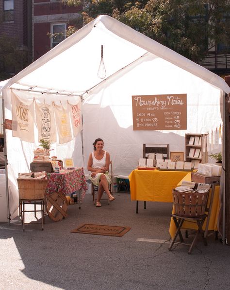 Booth For Craft Show, Craft Fair Booth Aesthetic, Craft Tent Display Ideas, Pretty Vendor Booths, Cozy Vendor Booth, Minimalist Pop Up Booth, Diy Booth Design, Booth Stand Ideas, Fall Vendor Booth