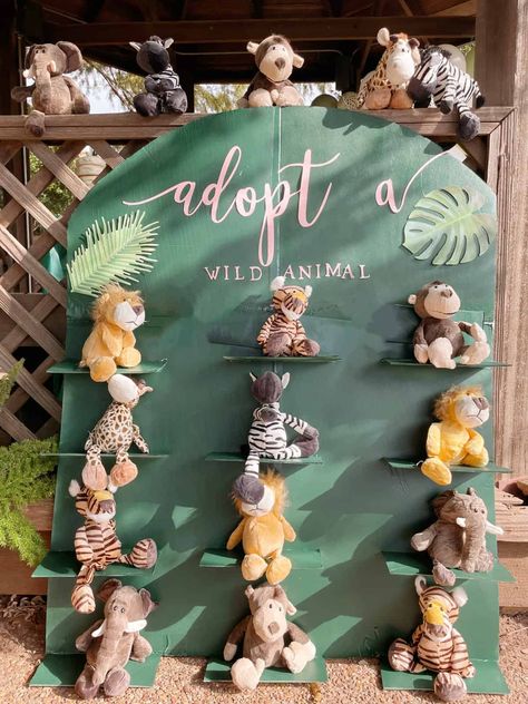 Young, Wild and Three Birthday Party - traditionallycozy.com Animals Bday Party, Wild One Adopt An Animal, Three Wild Birthday, 2 Wild Party Ideas, Safari Birthday Party Kids Table, Nursery Ideas Zoo Theme, Three Year Old Animal Party, Two Wild Diy Decorations, Wild And Three Party Ideas