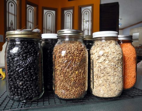 Oven Canning Dry Beans | Black beans, brown lentils, oats, red lentils Cooking Lentils, Dry Canning, Canning Beans, Magical Fruit, Survival Food Storage, Emergency Preparedness Food, Canning 101, Home Canning Recipes, Canning Vegetables