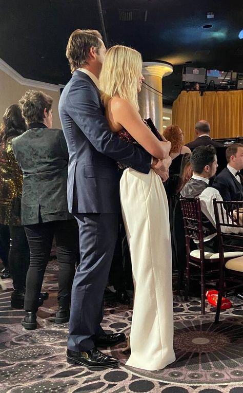 Margot Robbie Tom Ackerley, Margot Robbie Husband, Red Carpet Aesthetic, Tom Ackerley, Red Carpet Couples, Margot Robbie Style, Golden Globes 2020, Family Maternity, Margot Robbie