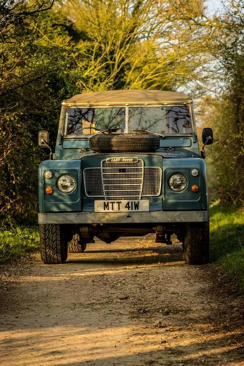 Series Vintage Land Rover Defender, Series 3 Land Rover, Old Land Rover Defender, Land Rover Vintage, Landrover Series 3, Old Land Rover, Vintage Land Rover, Land Rover 88, Safari Jeep