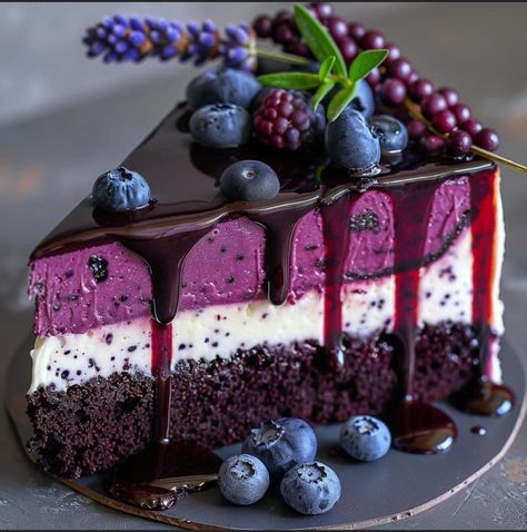 Blueberry Lavender Cake, Vegan Chocolate Cake Recipe, Blueberry Lavender, Lavender Cake, Blueberry Chocolate, Plant Based Desserts, Vegan Chocolate Cake, Blueberry Cake, Deilig Mat