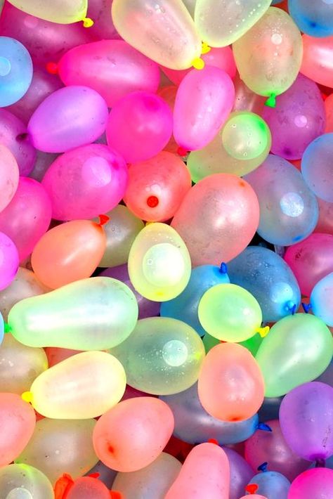 Fun Easter Games, Backyard Crafts, Neon Crafts, Easter Games For Kids, Easter Party Food, Balloon Games, Easter Games, Moose Toys, Easter Birthday