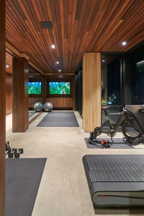 Gym Aesthetic Interior, Private Gym Aesthetic, Gym Room Aesthetic, Dream Home Gym Luxury Fitness Rooms, Garden Kitchen Design, Home Gym Aesthetic, Paint Living Room, Private Gym, Luxury Home Gym