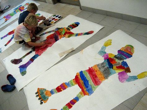 little bodies Kindergarten Collage, معرض فني, Tracing Art, Human Body Art, Art Therapy Activities, Ecole Art, Josef Albers, Kindergarten Art, School Art Projects