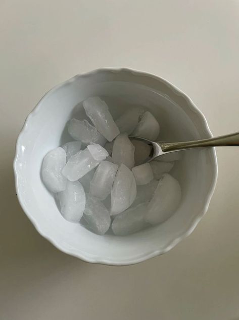 Ice Meal Aesthetic, Icy Water Aesthetic, Water Ice Aesthetic, Ice Diet, Romeo Aesthetic, Ice Shapes, Emo Tiktok, Ice Eater, Low Calorie Snack