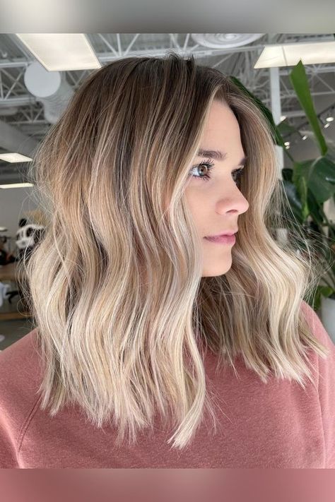 Soft Blonde Ombre Hair, Baliage On Dark Blonde Hair, Blonde Hair Root Grow Out, Root Stretch Hair Brown, Dark To Light Balayage Blonde, Deep Rooted Blonde Balayage, Blonde With Brown Smudge Root, Medium Bayalage Hair Blonde, Blonde Lob With Extensions