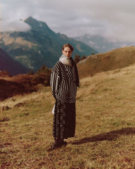 Yarn Skirt, Mountain Fashion, Poland Fashion, Outdoor Fashion, Fashion Photography Editorial, Street Photo, Magazine Photography, Photography Inspo, Fashion Shoot