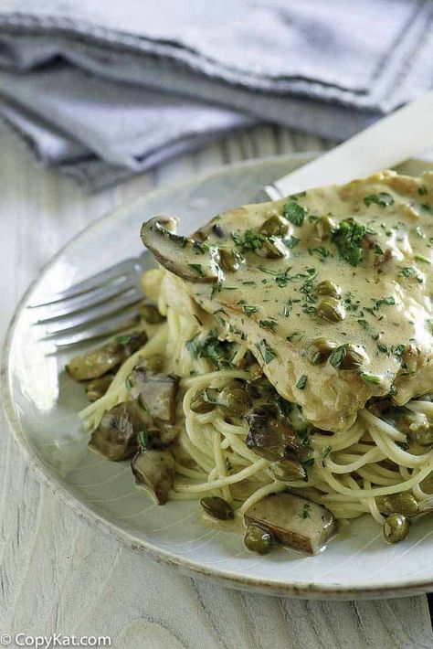 Cheesecake Factory Chicken Piccata Chicken Picada, Chicken Piccata Cheesecake Factory, Cheesecake Factory Chicken, Lemon Butter Caper Sauce, Louisiana Chicken Pasta, Chicken Breast Recipes Dinners, Make Cheesecake, Chicken Piccata Recipe, Cheesecake Factory Recipes