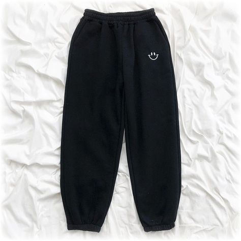 [PaidLink] 29 Trendiest Black Sweatpants Women Advice To Try Out #blacksweatpantswomen Loose Cotton Pants, Satin Joggers, Fall Blazer, Loose Fitting Pants, Warm Pants, Mens Dress Pants, Straight Trousers, Summer Blouses, Elegant Shirt