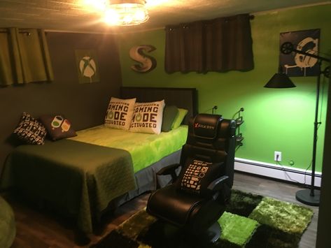 Xbox Themed Bedroom, Boy Gaming Bedroom Ideas, Xbox Bedroom Ideas, Boys Gaming Bedroom, Gamers Bedroom, Xbox Bedroom, Gamer Bedroom Ideas, Xbox Room, Cool Bedrooms