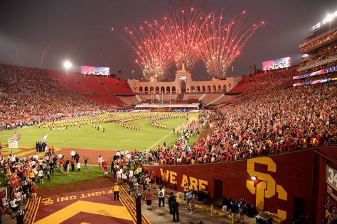 Usc College, Claremont Mckenna College, College Goals, College Necessities, College Tailgating, College Vision Board, Usc Football, University Of Richmond, College Game Days