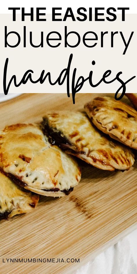 Easy 3 Ingredient Blueberry Hand Pies! | @lynnmumbingmejia Recipes For Blueberries, Baking With Blueberries, Bluberry Pie, Recipes With Blueberries, Blueberry Ideas, Blueberry Recipes Easy, Blueberry Pie Filling Recipes, Blueberry Dessert Recipes, Chocolate Trifle Desserts