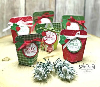 Mini Self Close Box Tutorial Christmas Treats Holders, Christmas Treats Boxes, Christmas Gift Boxes, Christmas Craft Fair, Box Tutorial, Treat Holders, Christmas Favors, Christmas Paper Crafts, Candy Holder