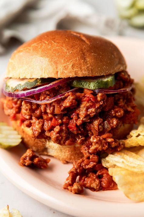 Turkey sloppy joes — or sloppy janes, if you will — can be a healthy alternative to one of our all-time favorite simple meal prep recipes. Here’s our take! Sloppy Janes, Homemade Sloppy Joe Sauce, Simple Meal Prep, Turkey Sloppy Joes, Sloppy Joe Sauce, Real Food Dietitians, Cowboy Beans, Meal Prep Recipes, Chili Dogs