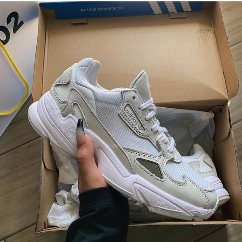 Adidas Falcon Adidas Falcon White, Chicks In Kicks, Adidas Falcon, Hype Shoes, Shoe Inspo, Sneakers Addict, Aesthetic Shoes, Kinds Of Shoes, Chunky Sneakers