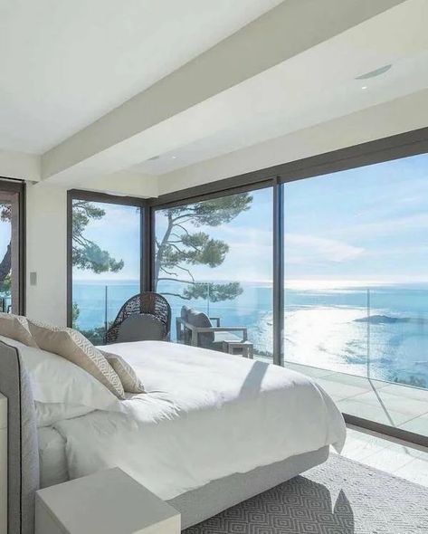 Beach Home Interiors, Coastal Bedroom Decorating, Beach Bedroom, Modern Beach House, Coastal Bedroom, Beach House Interior, Beach House Design, Home Modern, Sea View