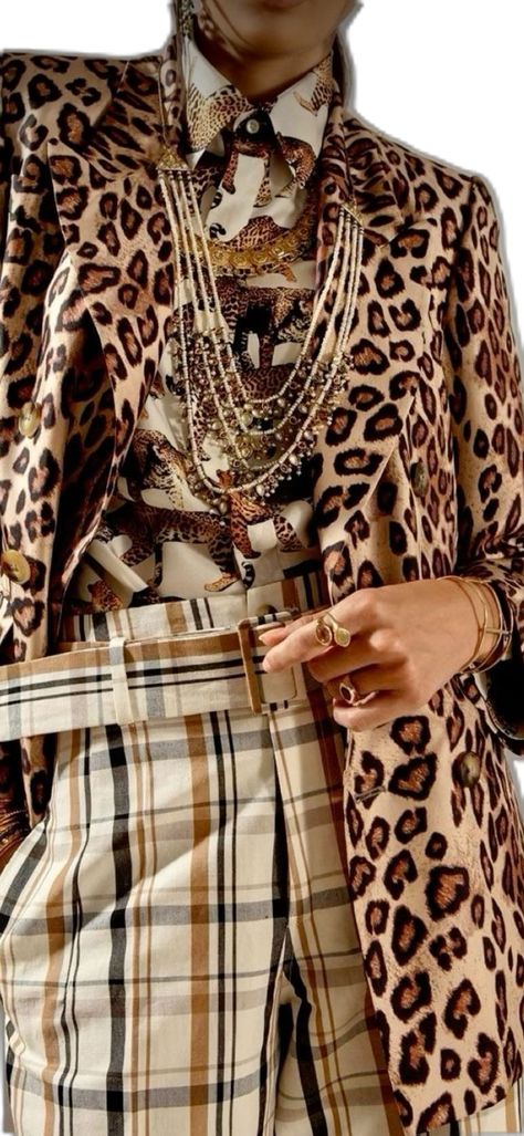 Mixing Prints Fashion, Maria Isabel, Color Combos Outfit, Animal Print Outfits, Plaid Outfits, Print Coat, Plaid Fashion, Looks Style, Mixing Prints