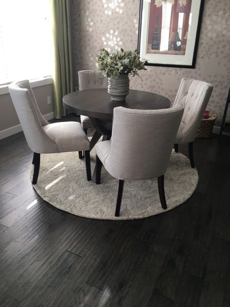 Round Gray Dining Table, Dinner Room Table Modern, Round Coffee Dining Table, Dinning Round Table Ideas, Round Dining Room Ideas, Kitchen Table Apartment Ideas, Dark Round Dining Table, Dinette Ideas Kitchen, Dining Room Decor Round Table