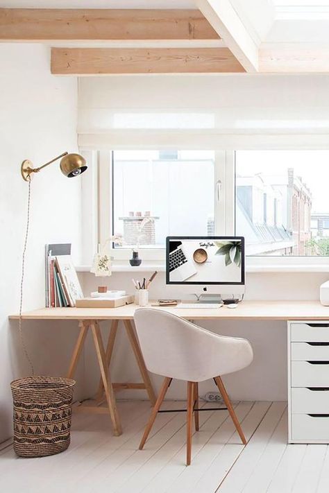 12 inspiring desk space ideas from Pinterest - Vogue Australia Office Room Design, Decor Studio, Office Designs, Decor Ikea, Hiasan Bilik, Home Office Space, Natural Home Decor, Cool Ideas, A Desk