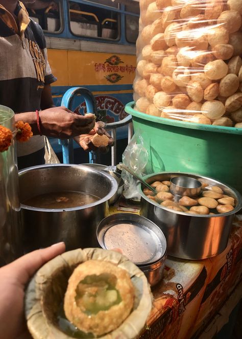 Pani Puri Street Food, Golgappa Aesthetic, Pani Puri Aesthetic, Pani Puri Snap, Pani Puri Stall, Gol Gappa, Kolkata Food, Best Habits, Pani Puri