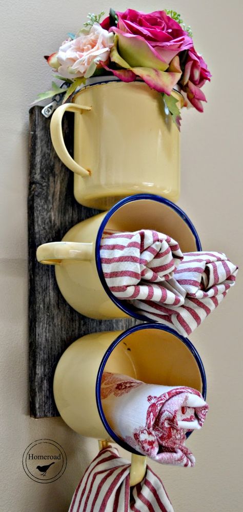 Enamel Mug Organizer-I stinkin love this! (I have some cute enamel mugs...I'm just too scared to drill into them!) Repurposed Kitchen, Hemma Diy, Diy Upcycling, Deco Originale, Diy Upcycle, Diy Farmhouse Decor, Decor Minimalist, Farmhouse Style Decorating, Ideas Creative