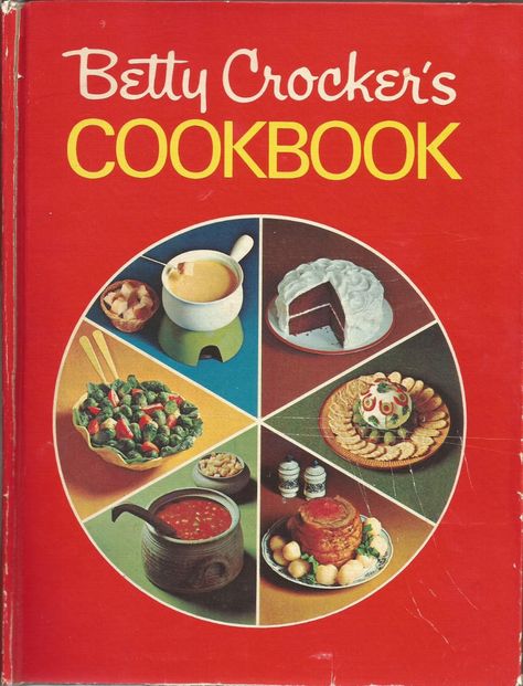 Betty Crocker Dinette Cake Recipe Betty Crocker Cookbook, Blueberry Cobbler, Vintage Cookbooks, Old Recipes, Betty Crocker, Vintage Recipes, Classic Food, Cookbook Recipes, Ring Binder