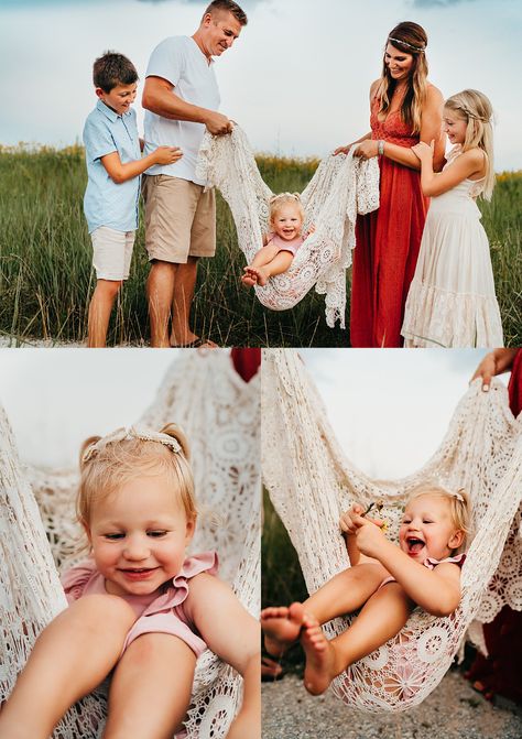 Family Photo With Blanket, Boho Family Photo Shoot, Family Pictures With Blanket, Blanket Family Pictures, Blanket Family Photos, Family Photos With Blanket, Family Photos On Blanket, Family Blanket Photos, Outdoor Mini Session Ideas