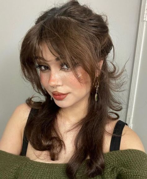 Fairy Layers Hair, Haircuts For Long Hair And Bangs, Prom Hair Inspiration Short Hair, Y2k Flipped Hair, Shoulder Length Hairstyles For Homecoming, 90s 80s Hairstyles, Wispy Bangs Layers Medium Hair, Curly Short Hairstyles Round Face, Formal Hairstyles For Shaggy Hair