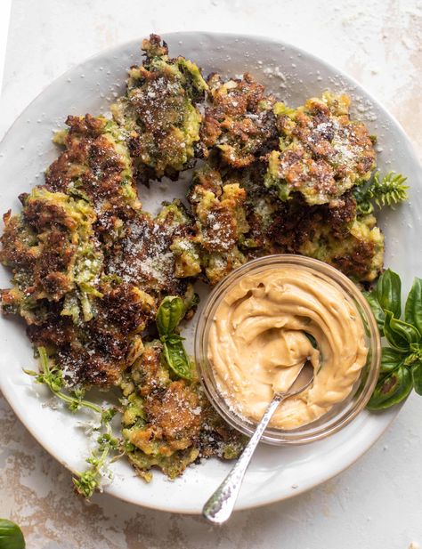 brussels sprouts fritters with tomato basil dipping sauce Savoury Fritters, Basil Mayo, Tomato Dipping Sauce, Basil Aioli, Shredded Brussel Sprouts, Cooking Tomatoes, Tomato Basil, Croquettes, Aioli