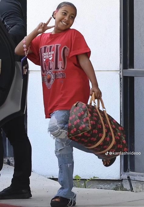 North West Outfits, North West Kardashian, North West Style, Kim Kardashian And North, Louis Vuitton Duffle Bag, Kim And North, Dash Dolls, Jenner Kids, Trip To Japan