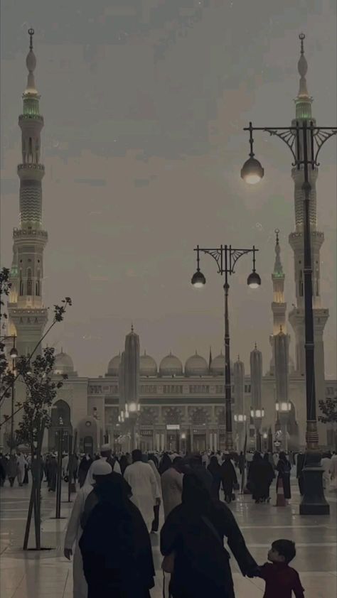 Aesthetic Videos For Edits, Videos For Edits, Medina Mosque, Qur'an Photography, Islamic Nasheed, Mecca Wallpaper, Allah Photo, Best Islamic Images, Islamic Posters