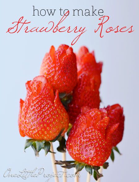 Easy strawberry rose tutorial! These are super easy to make and don't require any special tools! Fruit Bouquet Diy, Strawberry Rose, Strawberry Roses, Mothers Day Breakfast, Rose Tutorial, Mothers Day Brunch, Easy Strawberry, Alice In Wonderland Party, Wonderland Party