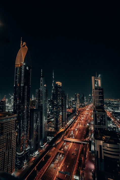 Thanks to Gijs Coolen for making this photo available freely on @unsplash 🎁 Wallpaper Redmi, Dubai Aesthetic Night, Dubai Night, Dubai Things To Do, Rooftop Cinema, 4k Images, Dubai Aesthetic, Dubai Travel, Macbook Wallpaper