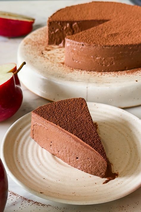 VIRAL APPLE CHOCOLATE MOUSSE CAKE - Bake with Shivesh Apple Chocolate Torte, Chocolate And Apple Desserts, Apple And Chocolate Cake, Mini Mousse Cake Recipes, Chocolate Cake Made With Apples, Apple Chocolate Mousse, Apple And Chocolate Recipes, Healthier Apple Desserts, Quick Cakes Easy