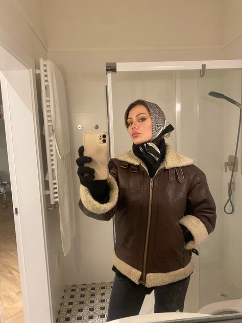 Cold Weather Style, Russian Winter, Aviator Jacket, Winter Fits, Winter Style, Head Scarf, Cold Weather, Winter Fashion